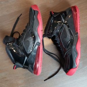 Nike Air Jordan Sneakers Size 7Y Mars 270 GS Patent Bred Black Red